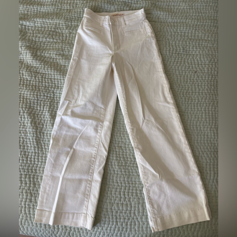 Levi’s Ribcage Wideleg Crop White